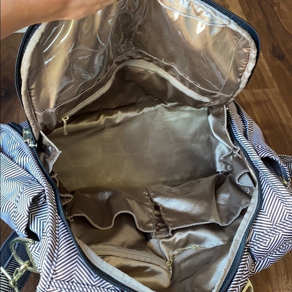 Jujube B.F.F. Diaper Bag and changing pad - Picture 13 of 14